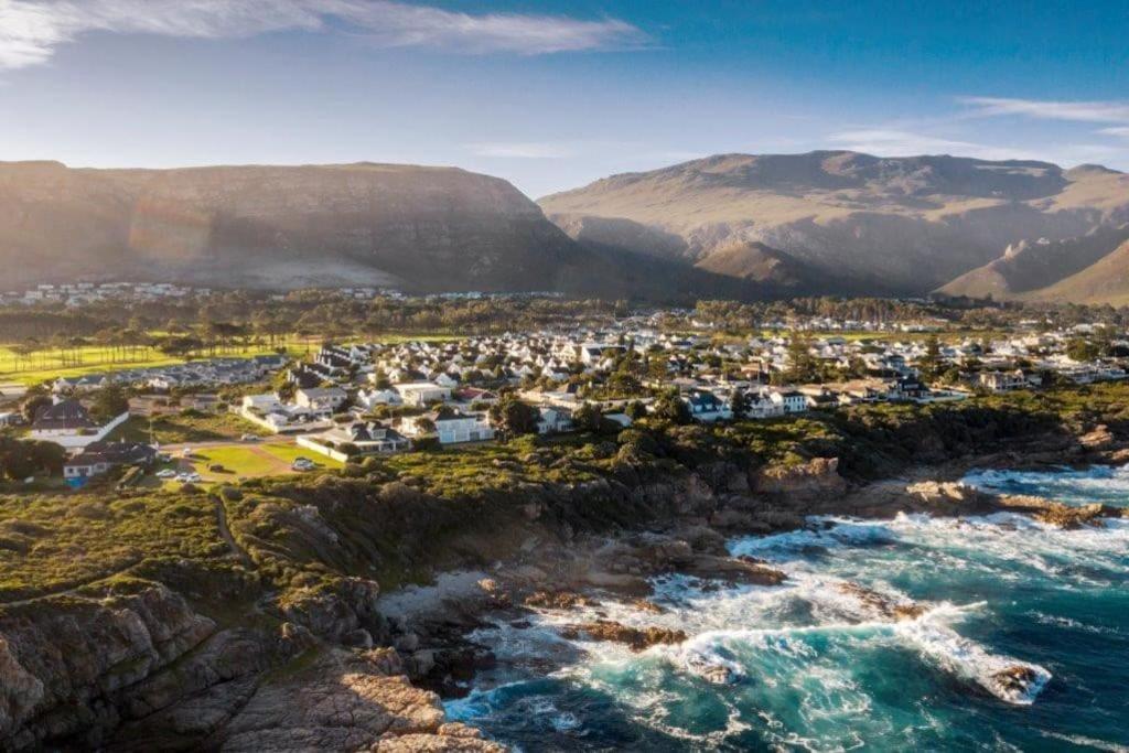 Wild Waters At Kraal Rock On The Cliffs In Hermanus Villa Exteriör bild